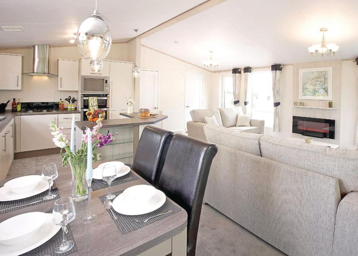 Tattershall Lakes Country Park Dogdyke Экстерьер фото